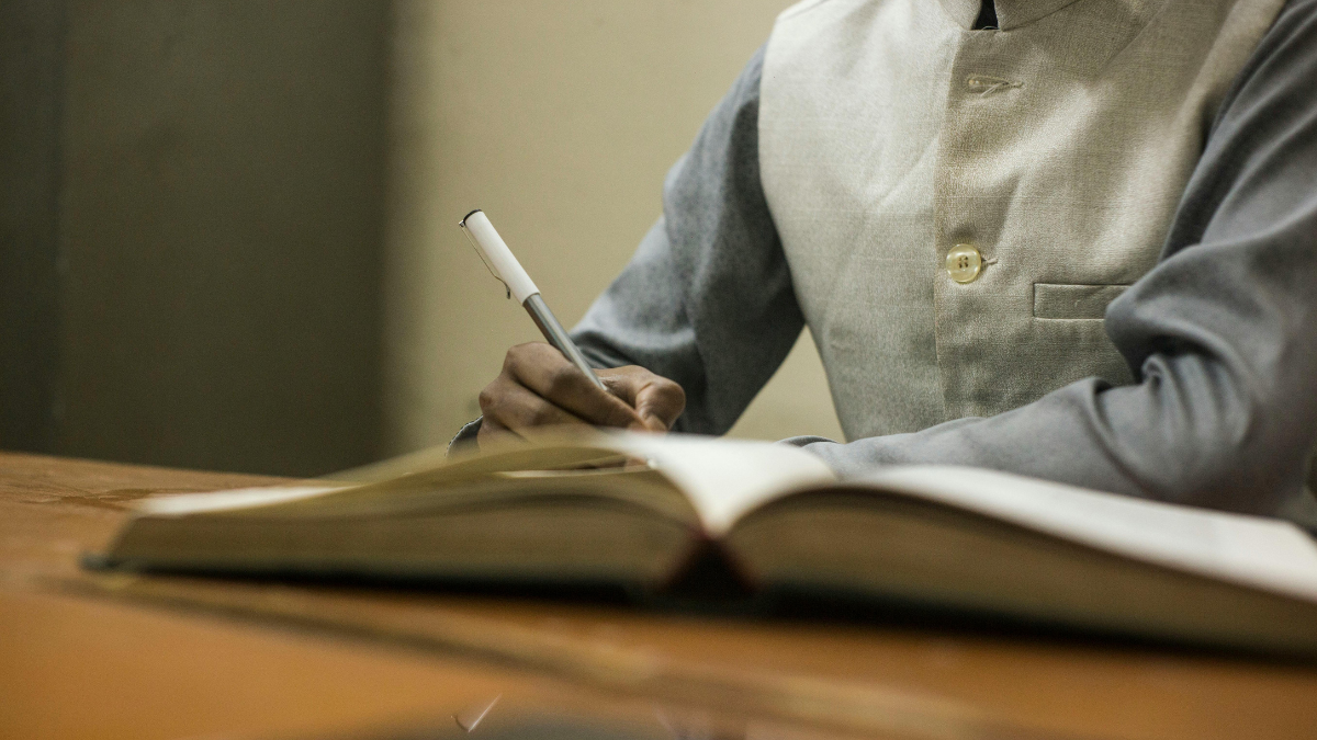 Como Escrever o Seu Primeiro Livro Mesmo Sem Experiência